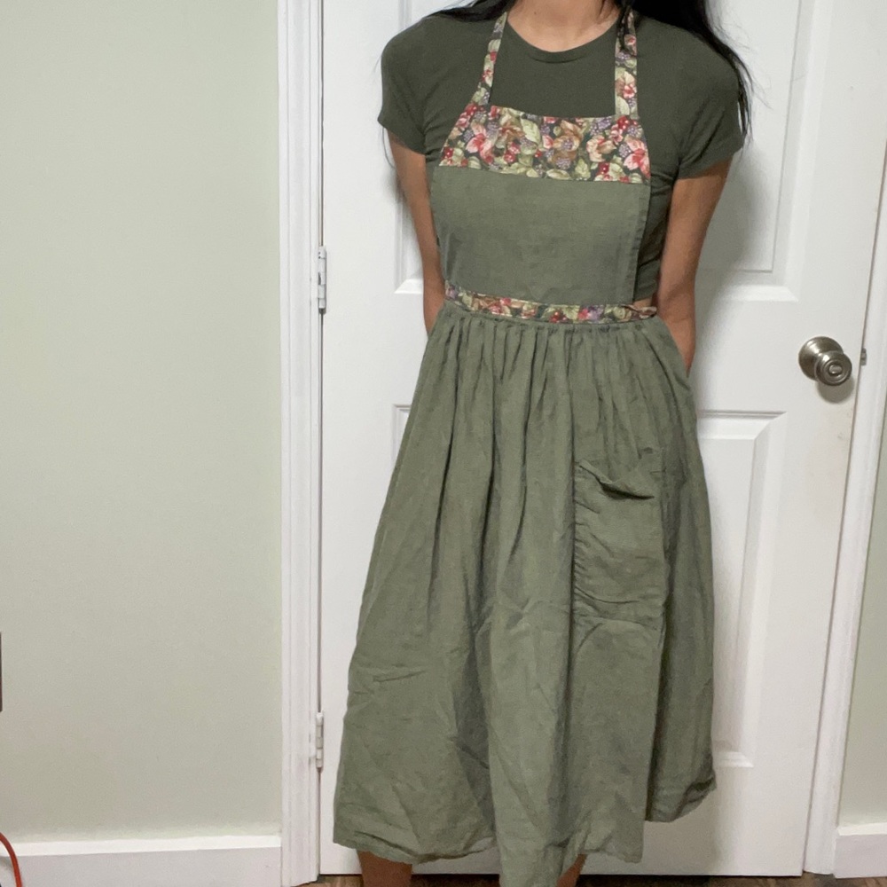 Green floral apron